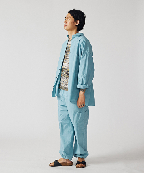 CALMER（カルメール）の「【CALMER / カルメール】別注 ナチュラルダイ ビッグシルエット シャツ（シャツ/ブラウス・メンズ・チャコールグレー/サックスブルー/アイボリー・FREE）」の8枚目の写真