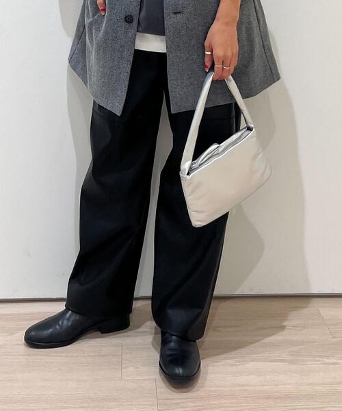 CITEN(シテン)の「<CITEN>グロッシー パデッド ミニバッグ(ハンドバッグ・レディース・ブラック/シルバー/レッド・FREE)」の3枚目の写真