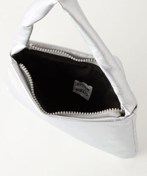 CITEN(シテン)の「<CITEN>グロッシー パデッド ミニバッグ(ハンドバッグ・レディース・ブラック/シルバー/レッド・FREE)」の14枚目の写真