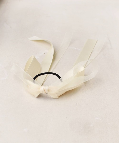 Rora（ローラ）の「シャララ リボン ヘアゴム（ヘアゴム・キッズ・クリーム/ラベンダー/ピンク/ブラック/ネイビー・FREE）」の2枚目の写真