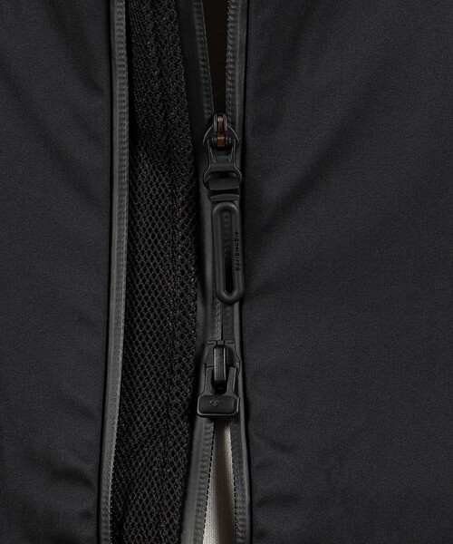 DESCENTE ALLTERRAIN（デサント　オルテライン）の「DESCENTE ALLTERRAIN HARD SHELL CREAS ブルゾン（ブルゾン・メンズ・ネイビー/ブラック・L/M）」の17枚目の写真