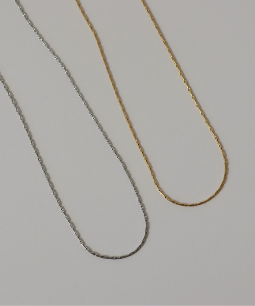ORLEAN(オルレアン)の「金属アレルギー対応 シンプルスリムチェーンネックレス サージカルステンレス(ネックレス・レディース・ゴールド/シルバー・フリー)」の3枚目の写真
