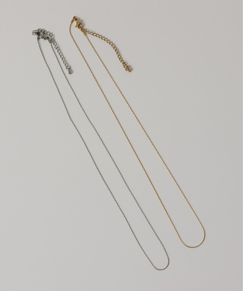 ORLEAN(オルレアン)の「金属アレルギー対応 シンプルスリムチェーンネックレス サージカルステンレス(ネックレス・レディース・ゴールド/シルバー・フリー)」の4枚目の写真