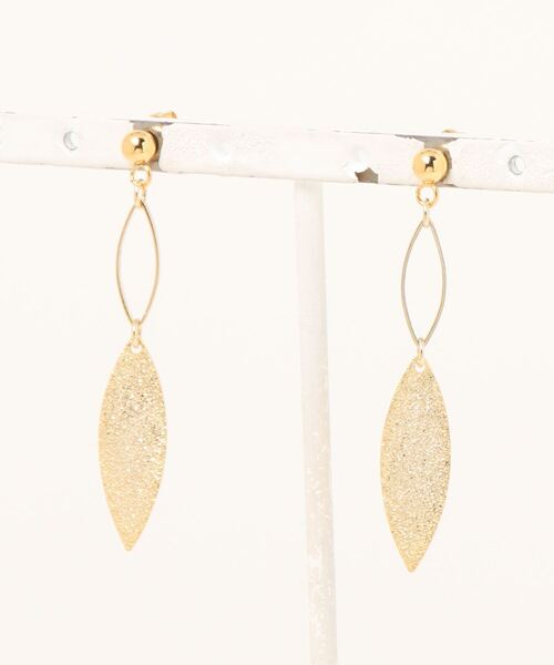 tone（トーン）の「【fuwari】ダブルリーフ　サージカルステンレス　ピアス(MA)（ピアス（両耳用）・レディース・シルバー/ゴールド・FREE）」の7枚目の写真