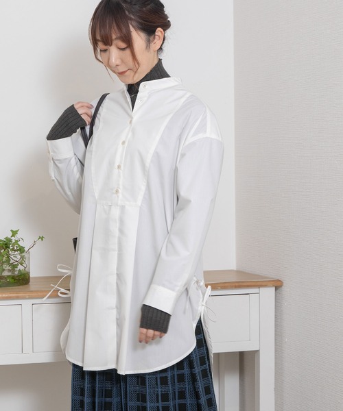 POU DOU DOU（プードゥドゥ）の「ビブヨークサイドリボンチュニック（シャツ/ブラウス・レディース・オフホワイト/ブルー/ネイビー/イエロー・3）」の2枚目の写真