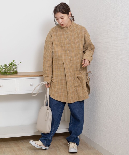 POU DOU DOU（プードゥドゥ）の「ビブヨークサイドリボンチュニック（シャツ/ブラウス・レディース・オフホワイト/ブルー/ネイビー/イエロー・3）」の15枚目の写真