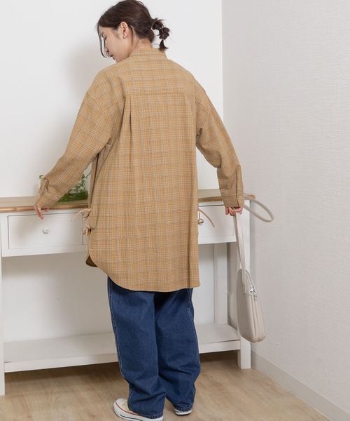 POU DOU DOU（プードゥドゥ）の「ビブヨークサイドリボンチュニック（シャツ/ブラウス・レディース・オフホワイト/ブルー/ネイビー/イエロー・3）」の16枚目の写真