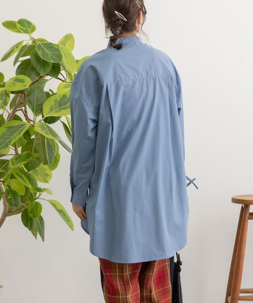 POU DOU DOU（プードゥドゥ）の「ビブヨークサイドリボンチュニック（シャツ/ブラウス・レディース・オフホワイト/ブルー/ネイビー/イエロー・3）」の21枚目の写真