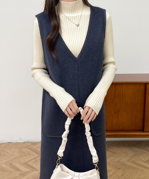 ABITOKYO(アビトーキョー)の「ミックス調ニットメルトンVネックパイピングジャンパースカート(ジャンパースカート・レディース・ブラック/ネイビー/グレー・M/L)」の6枚目の写真
