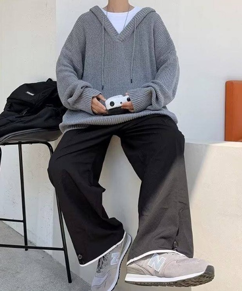 MGV（エムジーヴィー）の「Vネックパーカーニット（ニット/セーター・メンズ・ブラック/パープル/アイボリー/グレー/ライトブルー・MEDIUM/LARGE/X-LARGE）」の8枚目の写真