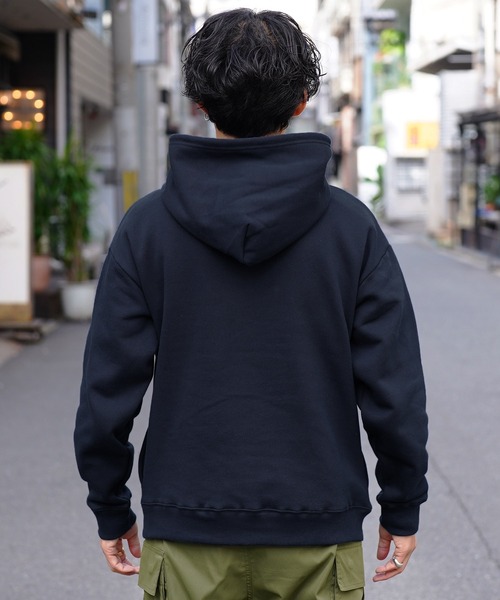 jiggys shop（ジギーズショップ）の「ロゴプリントフーディー裏起毛スウェットパーカー（スウェット・メンズ・ブラック/ホワイト/ネイビー・MEDIUM/LARGE）」の12枚目の写真