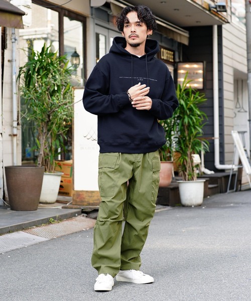 jiggys shop（ジギーズショップ）の「ロゴプリントフーディー裏起毛スウェットパーカー（スウェット・メンズ・ブラック/ホワイト/ネイビー・MEDIUM/LARGE）」の13枚目の写真