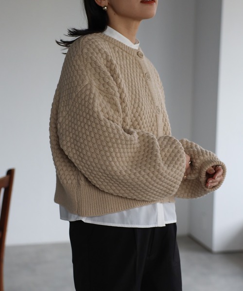 ap retro(アプレトロ)の「ぽこぽこ編みボリュームカーディガン(カーディガン/ボレロ・レディース・ブラック/イエロー/ベージュ・FREE)」の11枚目の写真