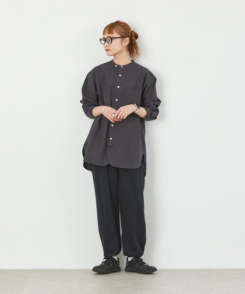 MACKINTOSH PHILOSOPHY（ﾏｯｷﾝﾄｯｼｭ ﾌｨﾛｿﾌｨｰ）の「GREY LABEL バンドカラーシャツ（シャツ/ブラウス・レディース・オフホワイト/ブルー/ブラック・2/6）」の13枚目の写真