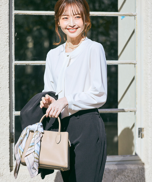 CROSS FUNCTION(クロスファンクション)の「《抗菌防臭・通気性》ボウタイカットソーブラウス【CF/クロスファンクション】(シャツ/ブラウス・レディース・ライトベージュ/ライトグリーン/オフホワイト/ブラック・LL/M/L)」の12枚目の写真