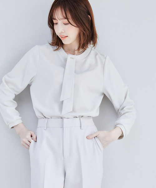 CROSS FUNCTION(クロスファンクション)の「《抗菌防臭・通気性》ボウタイカットソーブラウス【CF/クロスファンクション】(シャツ/ブラウス・レディース・ライトベージュ/ライトグリーン/オフホワイト/ブラック・LL/M/L)」の21枚目の写真