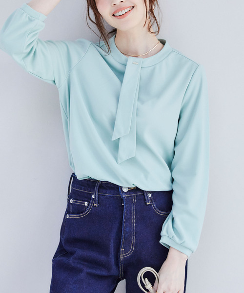 CROSS FUNCTION(クロスファンクション)の「《抗菌防臭・通気性》ボウタイカットソーブラウス【CF/クロスファンクション】(シャツ/ブラウス・レディース・ライトベージュ/ライトグリーン/オフホワイト/ブラック・LL/M/L)」の4枚目の写真