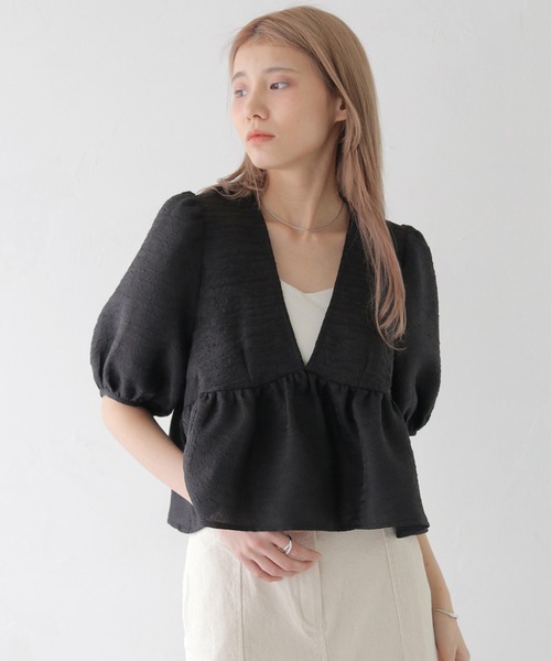 CLEIO(クレイオ)の「【CLEIO】Vネックパフスリーブシアー半袖ブラウス/V-NECK PUFF SLEEVE SHEER BLOUSE/293-11642(シャツ/ブラウス・レディース・オフホワイト/ブラック・FREE)」の2枚目の写真