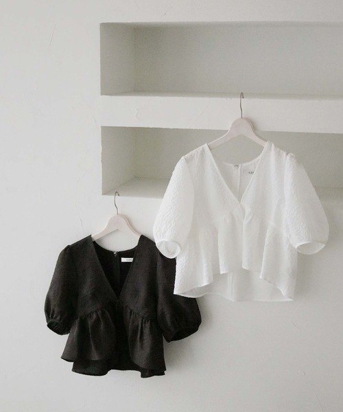 CLEIO(クレイオ)の「【CLEIO】Vネックパフスリーブシアー半袖ブラウス/V-NECK PUFF SLEEVE SHEER BLOUSE/293-11642(シャツ/ブラウス・レディース・オフホワイト/ブラック・FREE)」の3枚目の写真