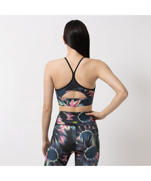 Reebok(リーボック)の「トレイン プリント ブラ / ID TRAIN AOP BRA(スポーツブラ・レディース・グレー系その他/ブラック系その他・X-SMALL/X-LARGE/XX-LARGE/SMALL/MEDIUM/LARGE)」の15枚目の写真