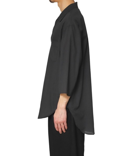 marka（マーカ）の「marka / マーカ：SKIPPER SHIRT - ORGANIC COTTON LOAN -：M24A-10SH02B[COR]（Tシャツ/カットソー・メンズ・ブラック・1/2）」の9枚目の写真