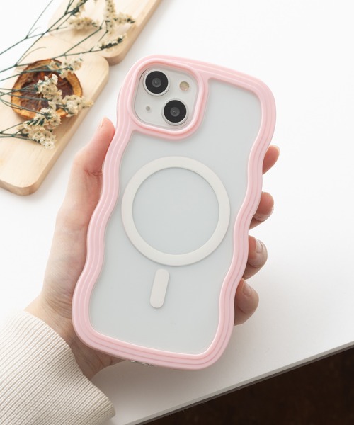 emonique(エモニーク)の「iPhoneケース カバー ウェーブ うねうね magsafe搭載【12/12pro/13/13pro/14/14pro/14promax対応】(スマホケース/カバー・レディース・イエロー/ライトパープル/ホワイト/ピンク/ブルー/ライトブルー/ブラック・iPhone 12/iPhone 12 Pro/iPhone 13/iPhone 13 Pro/iPhone 14/iPhone 14 Pro/iPhone 14 Pro Max)」の7枚目の写真