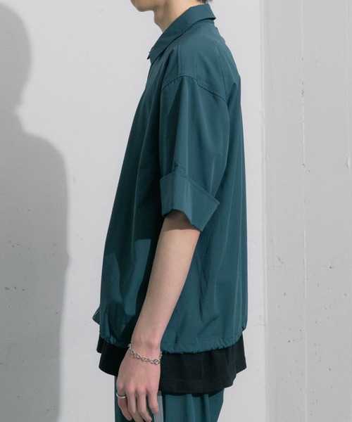 Uiscel（ユイセル）の「Uiscel　4wayストレッチコーチシャツジャケット（ナイロンジャケット・メンズ・ブラック/ブルー・MEDIUM/LARGE）」の15枚目の写真