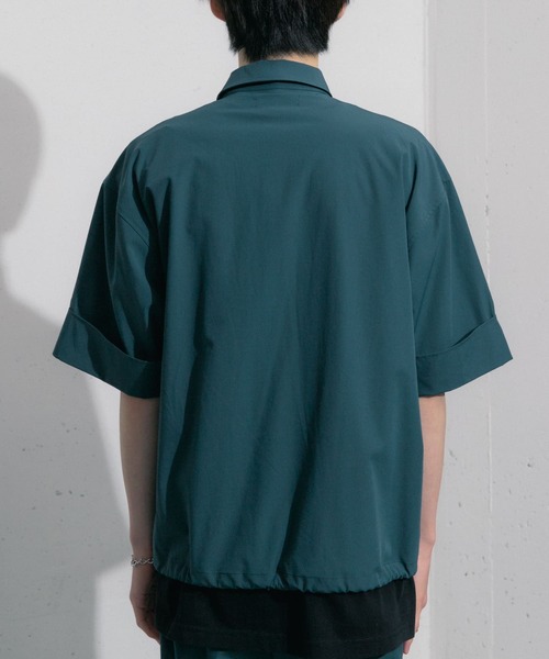 Uiscel（ユイセル）の「Uiscel　4wayストレッチコーチシャツジャケット（ナイロンジャケット・メンズ・ブラック/ブルー・MEDIUM/LARGE）」の16枚目の写真