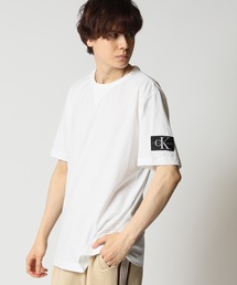 Calvin Klein（カルバン・クライン）の「Calvin Klein Jeans/ カルバンクラインジーンズ BADGE REGULAR TEE（Tシャツ/カットソー・メンズ）」