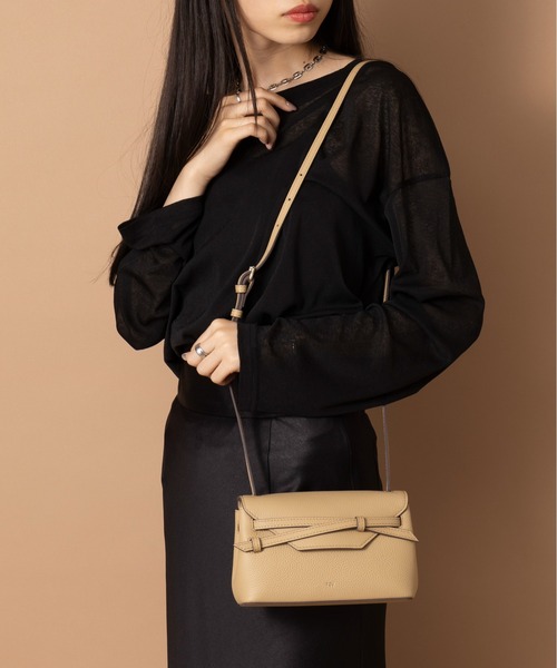 tov（トーヴ）の「【TOV】MIMI S / T25S07B527（ショルダーバッグ・レディース・アイボリー/ブラック/ベージュ/ブラウン/ピンク/キャメル/グレー・FREE）」の2枚目の写真