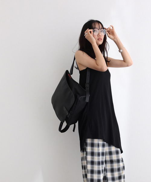 ElegChic（エレグシック）の「ブラ紐隠しレイヤードキャミ（キャミソール・レディース・ブラック/グレイッシュベージュ/オフホワイト/チャコールグレー・M/L/XL/3L/4L）」の6枚目の写真