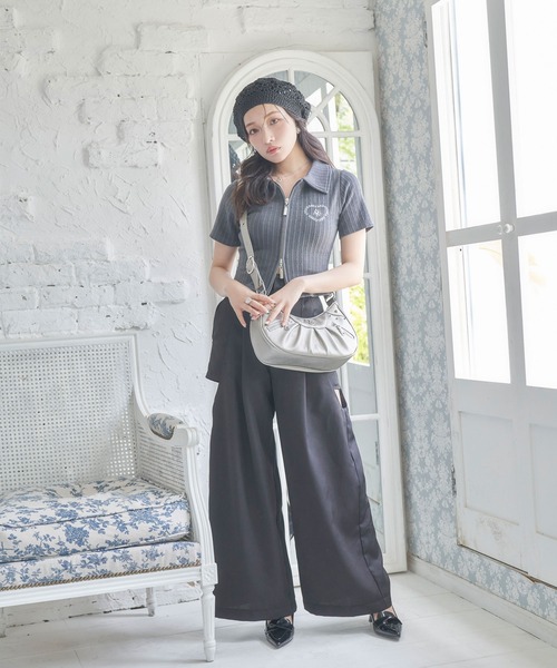 ANDGEEBEE（アンジービー）の「タックショルダーバッグ（ショルダーバッグ・レディース・シルバー/ブラック・FREE）」の7枚目の写真