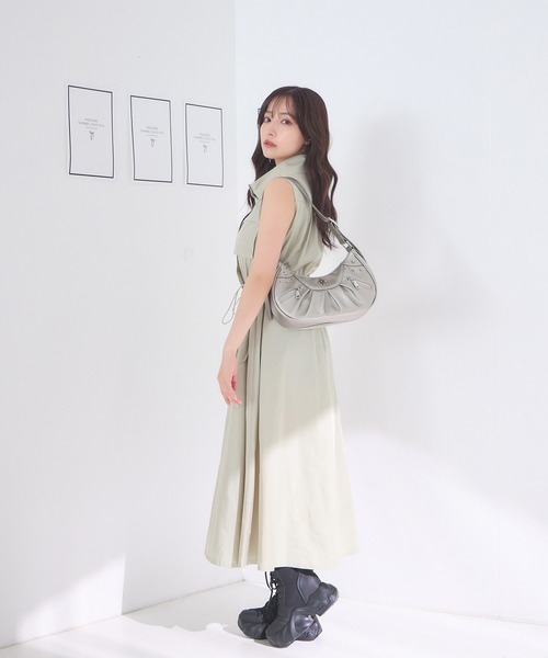 ANDGEEBEE（アンジービー）の「タックショルダーバッグ（ショルダーバッグ・レディース・シルバー/ブラック・FREE）」の10枚目の写真