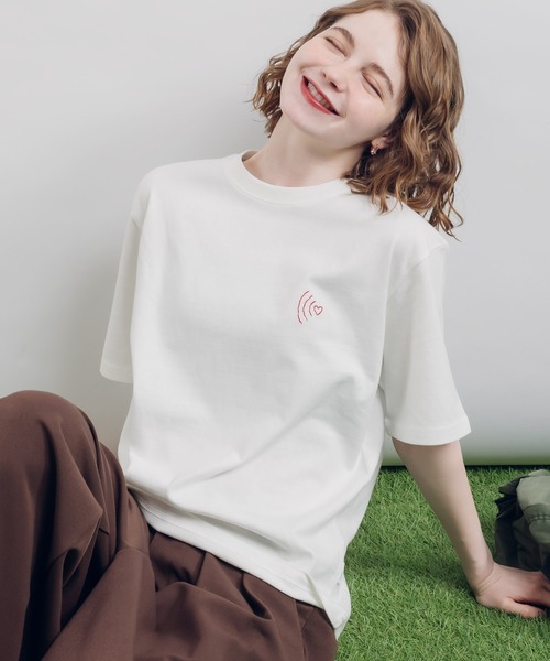 MUHET(ミュエータ)の「手書きアソートTシャツ(Tシャツ/カットソー・レディース・ベージュ/チャコールグレー/オフホワイト/レッド/ホワイト系その他・X-LARGE/MEDIUM)」の2枚目の写真