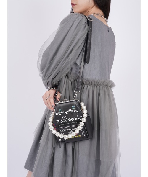 PAMEO POSE(パメオポーズ)の「My maid Bag Type Graffiti(ショルダーバッグ・レディース・ブラック/シルバー・FREE)」の3枚目の写真