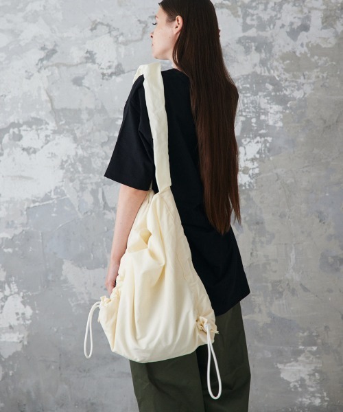 rehacer(レアセル)の「rehacer : 60/40 Cloth Frameless Bag / ロクヨン クロス フレームレスバッグ(ショルダーバッグ・メンズ・ブラック/ネイビー/レッド/ホワイト・FREE)」の1枚目の写真