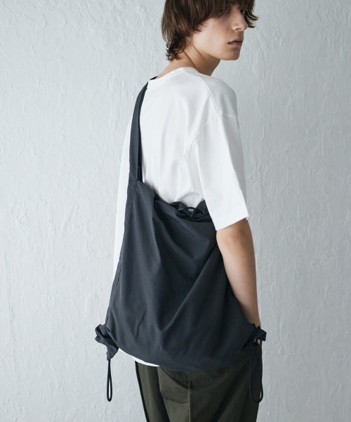 rehacer(レアセル)の「rehacer : 60/40 Cloth Frameless Bag / ロクヨン クロス フレームレスバッグ(ショルダーバッグ・メンズ・ブラック/ネイビー/レッド/ホワイト・FREE)」の5枚目の写真