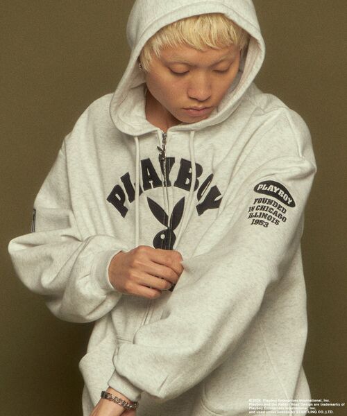 PLAYBOY（プレイボーイ）の「【SEQUENZ（シークエンズ）】PB O.G FULL ZIP HOODIE / ジップパーカー オーバーサイズ 刺繍 裏起毛 センターロゴ（パーカー・メンズ・ブラック/A/アッシュグレー・X-LARGE/LARGE/MEDIUM）」の7枚目の写真
