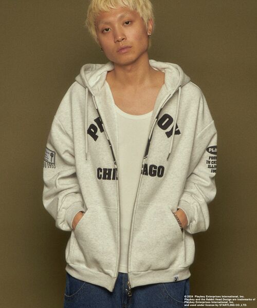 PLAYBOY（プレイボーイ）の「【SEQUENZ（シークエンズ）】PB O.G FULL ZIP HOODIE / ジップパーカー オーバーサイズ 刺繍 裏起毛 センターロゴ（パーカー・メンズ・ブラック/A/アッシュグレー・X-LARGE/LARGE/MEDIUM）」の9枚目の写真
