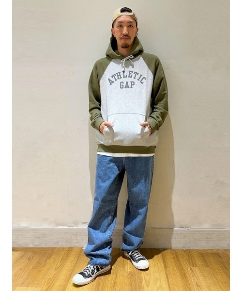 GAP(ギャップ)の「GAP ATHLETICロゴ パーカー(ユニセックス)(パーカー・メンズ・ベージュ/ライトグレー/ホワイト系その他・L/M/S/XS/XL)」の11枚目の写真