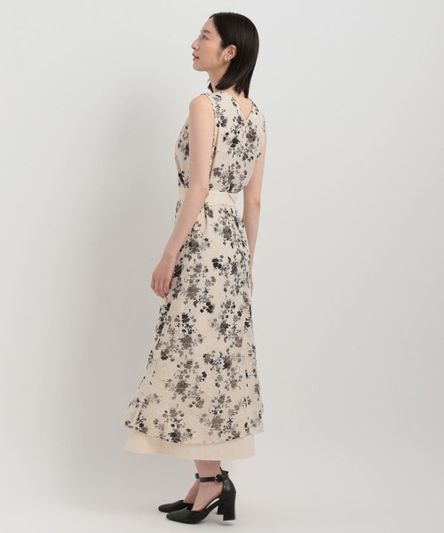 Andemiu(アンデミュウ)の「フラワーノースリーブワンピース143528(ワンピース・レディース・ベージュ/グレー/ブラック/アイボリー・FREE)」の14枚目の写真