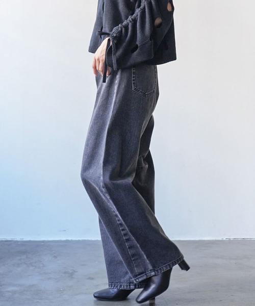 mili an deni（ミリアンデニ）の「カーブラインデニムパンツ（デニムパンツ・レディース・ブラック/サックスブルー/ブルー・M）」の22枚目の写真