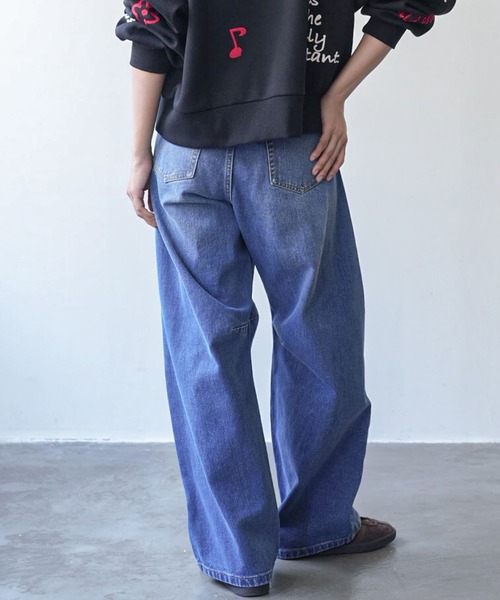 mili an deni（ミリアンデニ）の「カーブラインデニムパンツ（デニムパンツ・レディース・ブラック/サックスブルー/ブルー・M）」の13枚目の写真