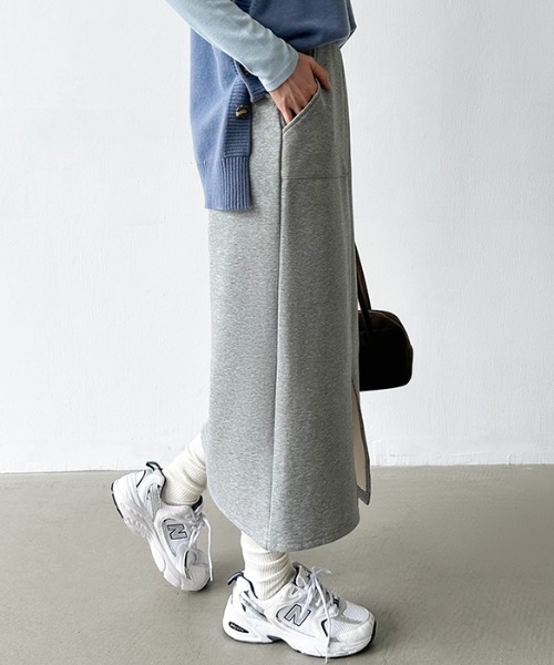 COCOMOMO（ココモモ）の「選べる2タイプ 楽々ストレッチスカート ナロースカート スリット タイトスカート ポケット付き スカート ノーマル 裏起毛（スカート・レディース・ベージュ/ネイビー/ブラック/モカ/ネイビー系/ブラウン系/ベージュ系/ブラック系/ライトグレー/グレー/グレー系/ライトグレー系/アイボリー/カーキ・M/L）」の6枚目の写真