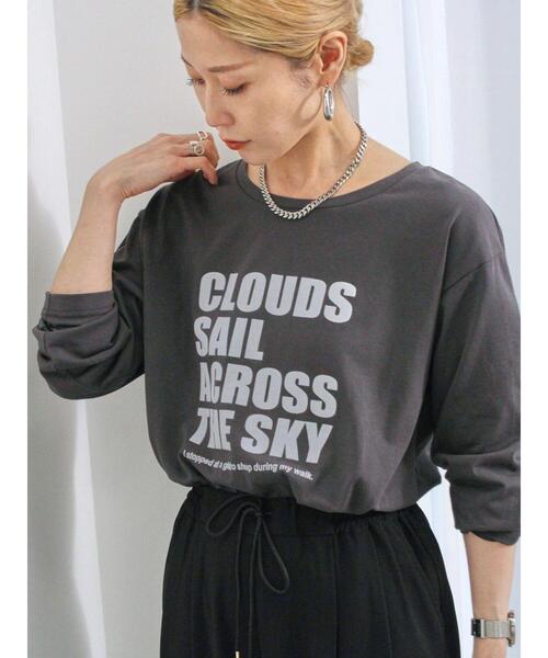 Samansa Mos2 blue（サマンサモスモスブルー）の「フロッキープリントロンT（Tシャツ/カットソー・レディース・チャコールグレー/シルバーグレー/オフホワイト・F）」の2枚目の写真