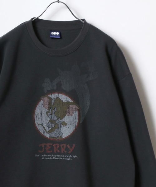 Tom&Jerry(トムアンドジェリー)の「Tom and Jerry/トムとジェリー ヴィンテージライク ピグメント風 フロント/バックプリント 裏起毛 オーバーサイズ スウェット レディース メンズ トレーナー(スウェット・メンズ・ブラック系その他6/ブラック系その他7/ブラック系その他5/ブラック/ブラック系その他2/ブラック系その他/ブラック系その他3/ブラック系その他4・M/L/LL)」の5枚目の写真