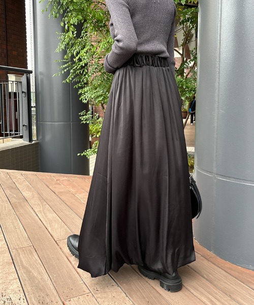 ISOOK(アイスー)の「【ISOOK / アイスー】バルーンサテンスカート / バルーンスカート フレアスカート ロング 低身長 ZOZOTOWN限定(スカート・レディース・グレー/ブラック・FREE)」の5枚目の写真