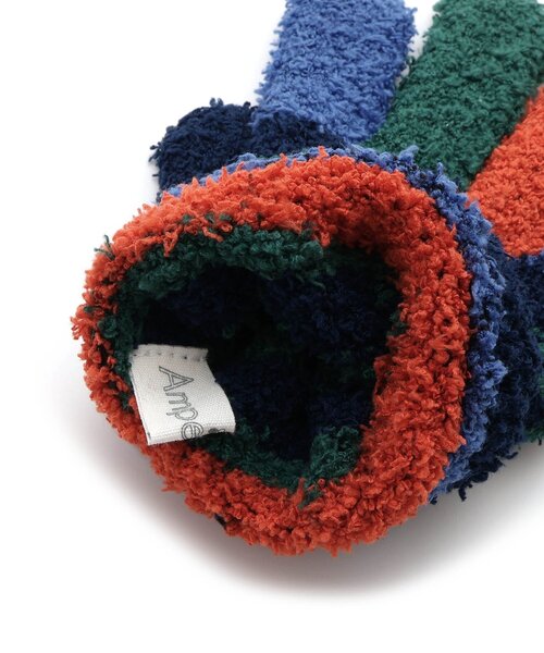 Ampersand(アンパサンド)の「カラフル マシュマロニット手袋(手袋・キッズ・ベージュ/チャコール/ネイビー/サックスブルー・95/120/140)」の6枚目の写真