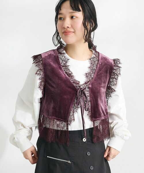 CRAFT STANDARD BOUTIQUE(クラフトスタンダードブティック)の「ベロアレース付きベスト(ベスト・レディース・ボルドー/ブラック・FREE)」の2枚目の写真