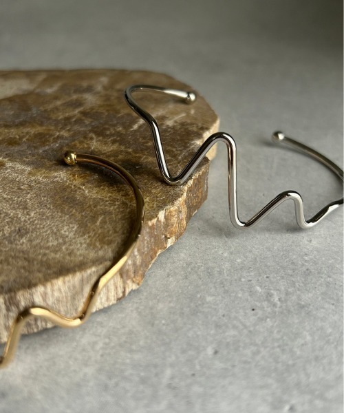 ciite'（シーテ）の「ウェーヴィー ブレスレット（ブレスレット・レディース・ゴールド/シルバー・FREE）」の5枚目の写真